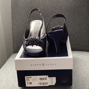 Karen Scott Women's Navy Peep-Toe Heels